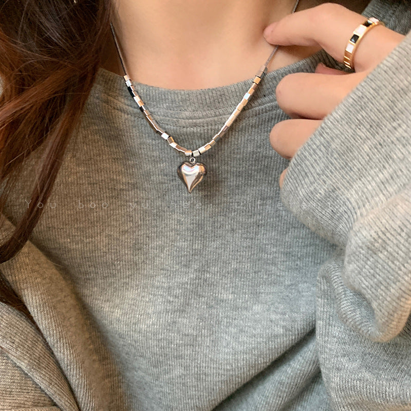 Cold Wind Three-dimensional Love Square Necklace Female Ins Niche Design Sense Titanium Steel Does Not Fade Sweater Chain Accessories