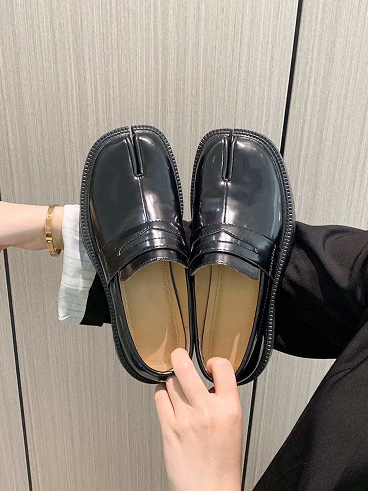 Loafers Women&#039;s Autumn New Genuine Leather Leather Shoes Split Toe Shoes Slip-on Horseshoe Shoes Pig Feet Shoes Single-layer Shoes