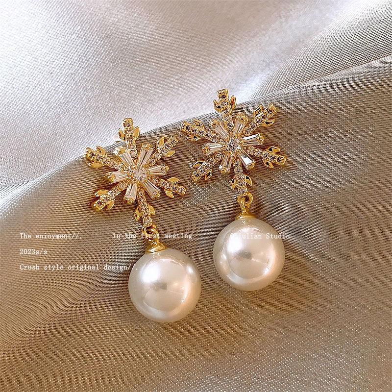 Elegant Zircon Pearl Stud Earrings For Women 2024 New Trendy Earrings Niche Design High-grade Retro Hong Kong Style Earrings