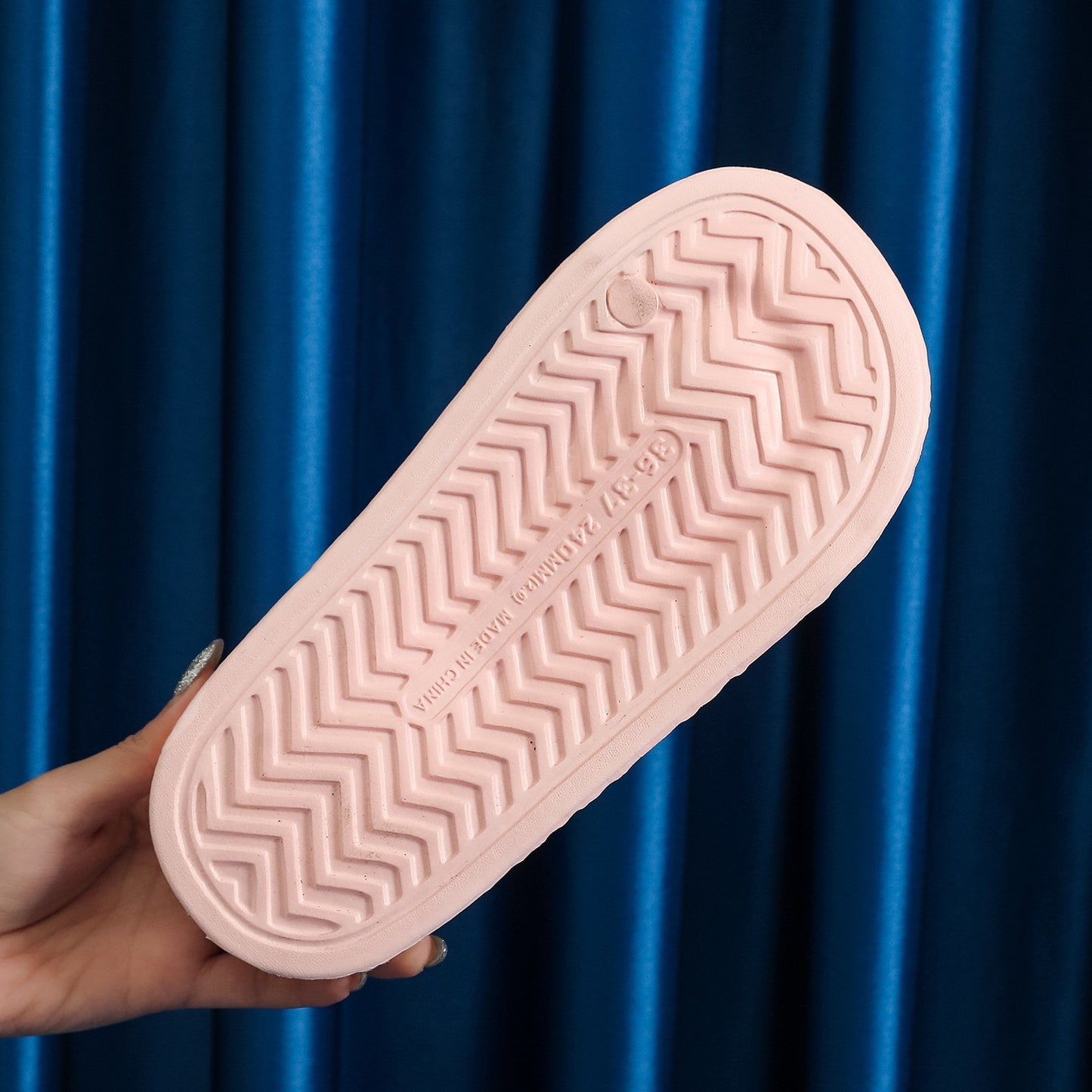 New Thickened EVA Slippers Couple Slip-on Feeling Thick Slippers Women&#039;s Home Bathroom Non-Slip Bathing Slippers